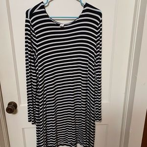 Old Navy long sleeve skater dress black and white stripes
